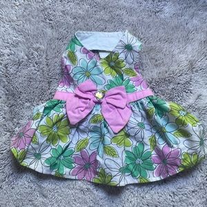 Size small halter dog dress. Used. Clean.